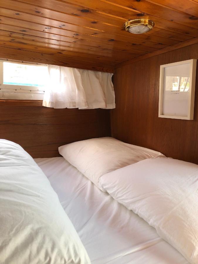 Boot & Breakfast - Slapen Op Het Water Hotell Enkhuizen Eksteriør bilde